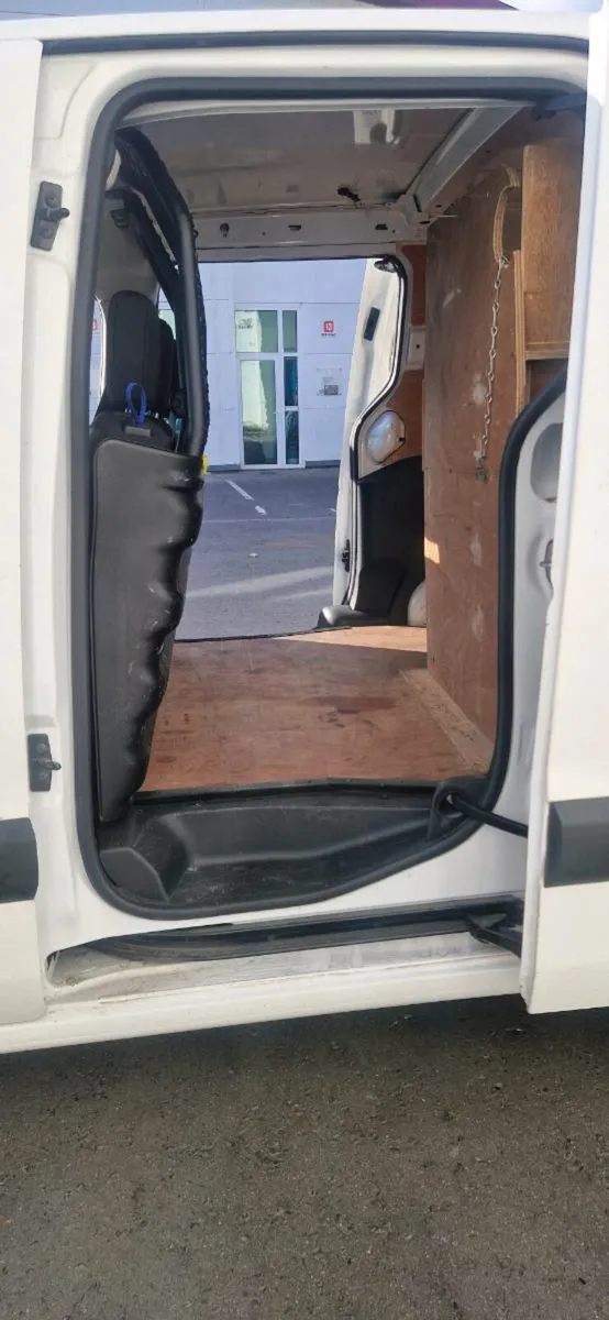 Peugeot Partner - Image 1