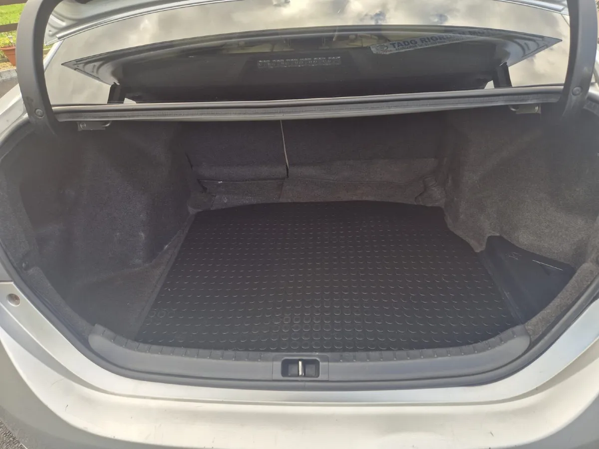 Toyota Corolla 2017 - Image 2