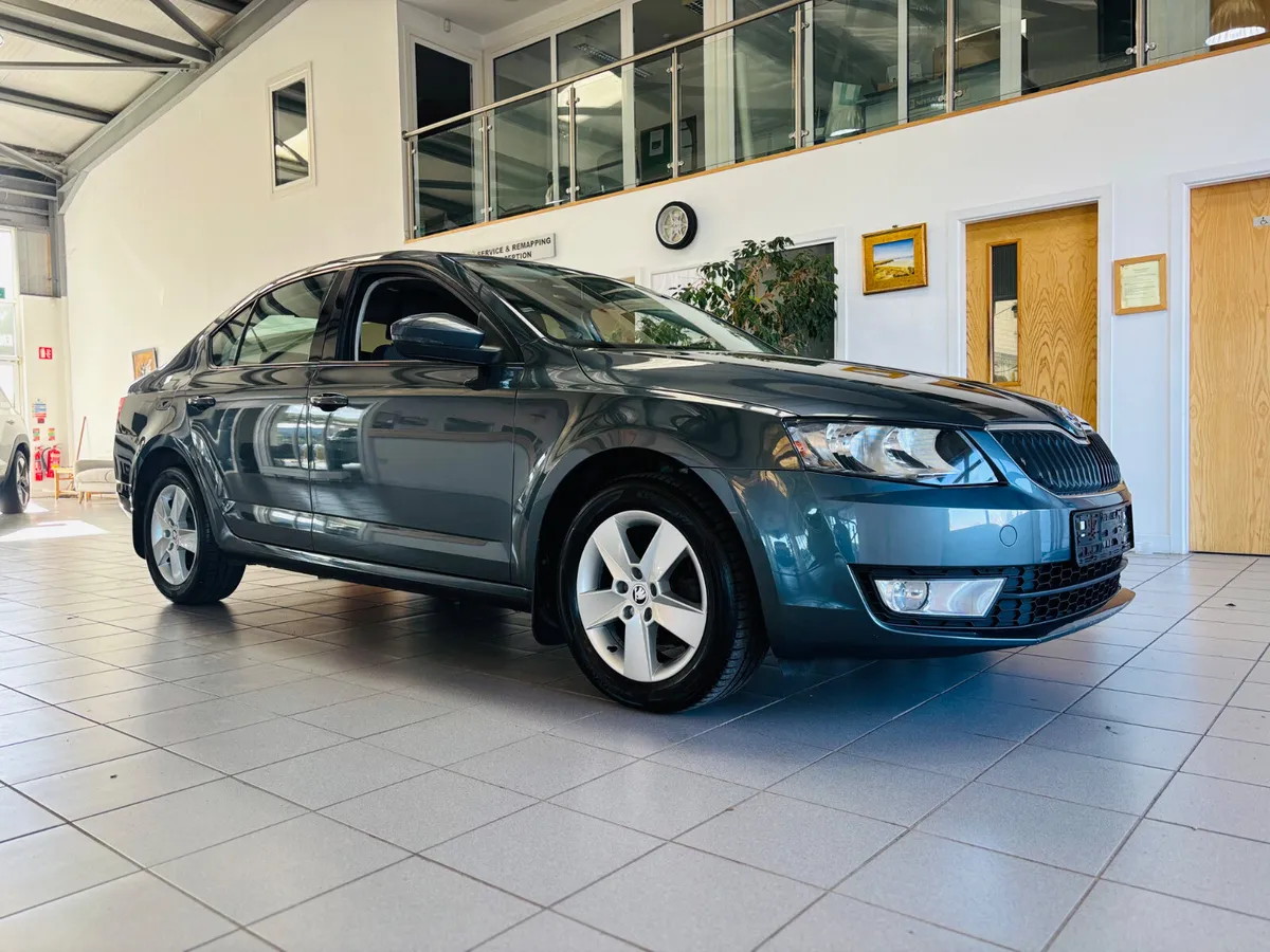 Skoda Octavia 2015 - Image 2