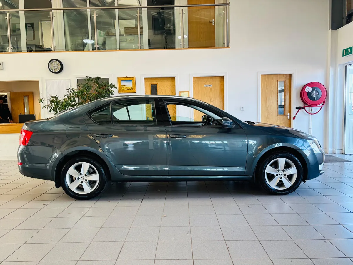 Skoda Octavia 2015 - Image 4