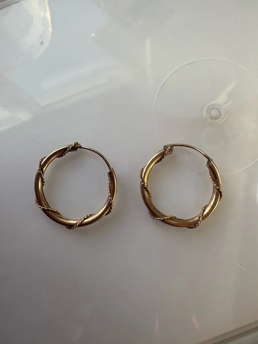 9ct gold hoop earrings - Image 1