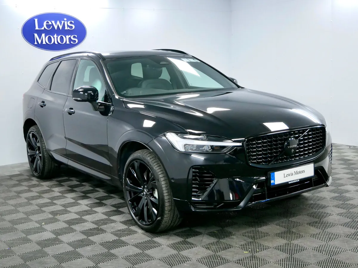 2025 Volvo XC60 T6 RECHARGE PLUS BLACK EDITION - Image 2