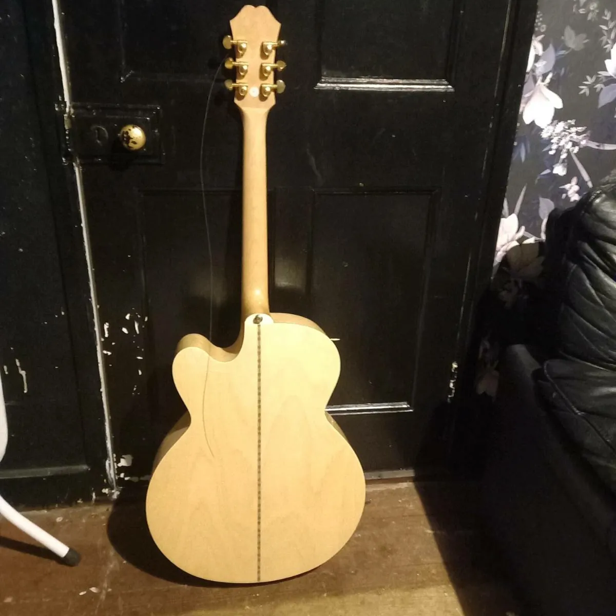 Epiphone Jumbo EJ-200SCE acoustic guitar - Image 2