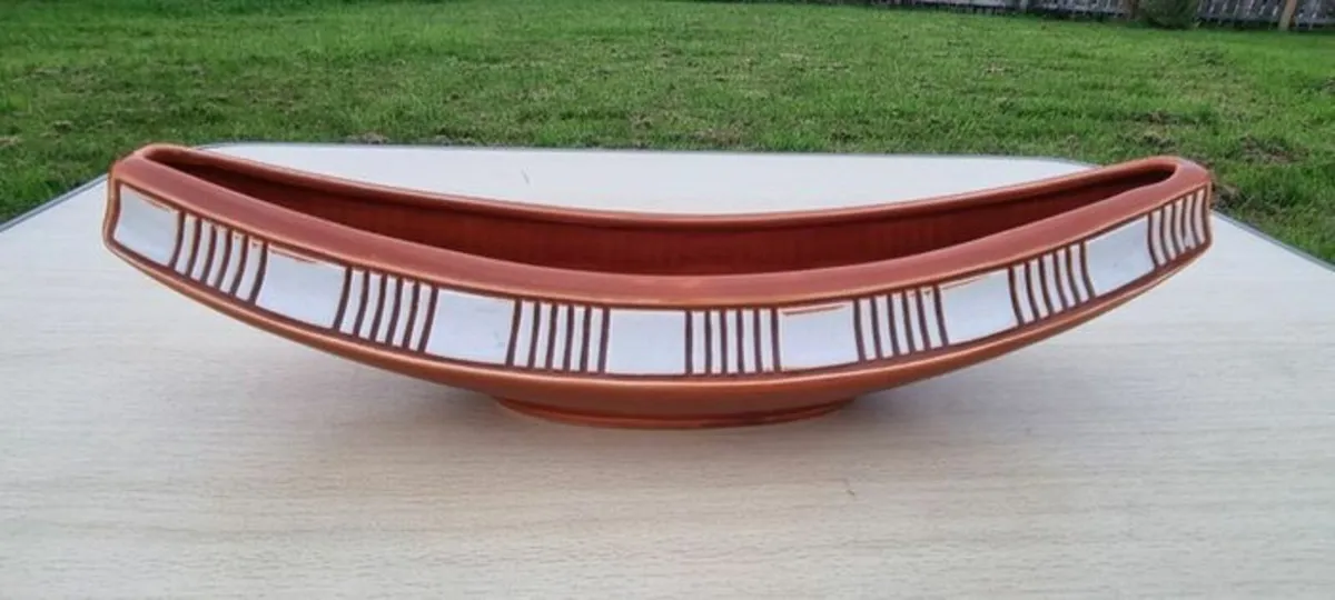 Sylvac Boat Vase - Image 1
