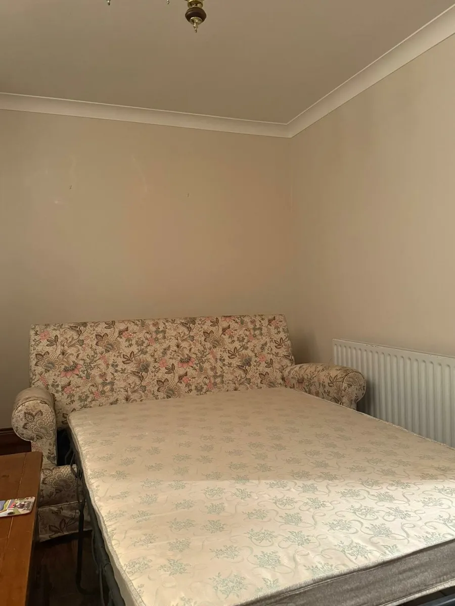 Couch - Image 2