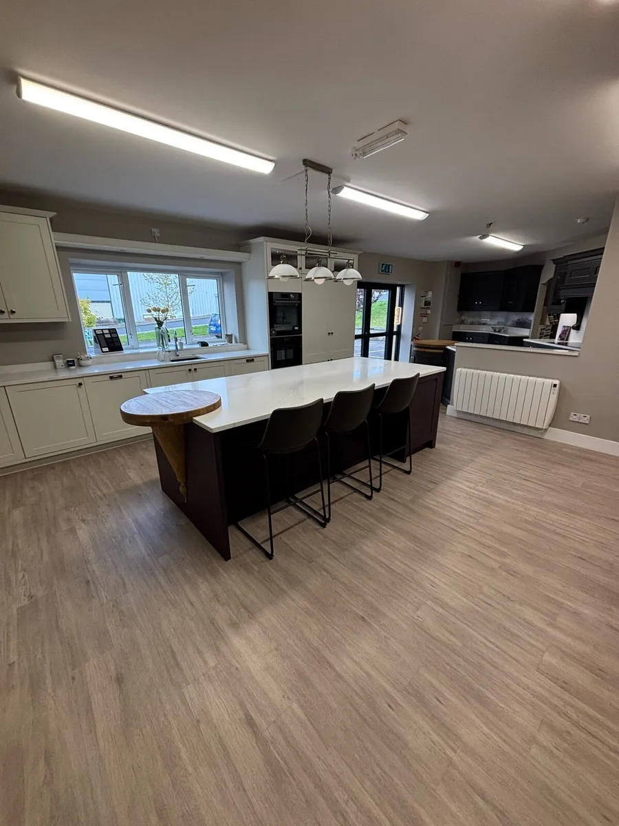 Ex display island unit and coffee /tea station - Image 1