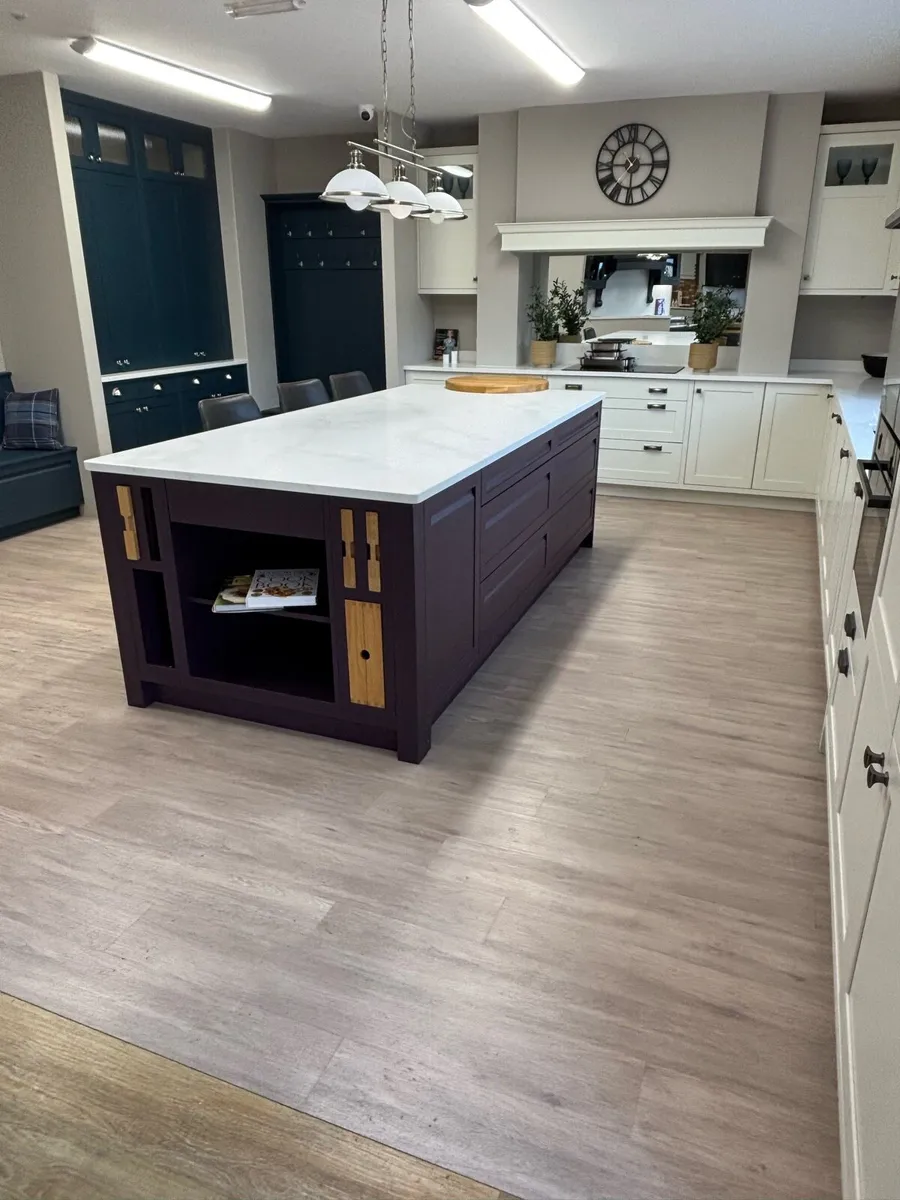 Ex display island unit and coffee /tea station - Image 2