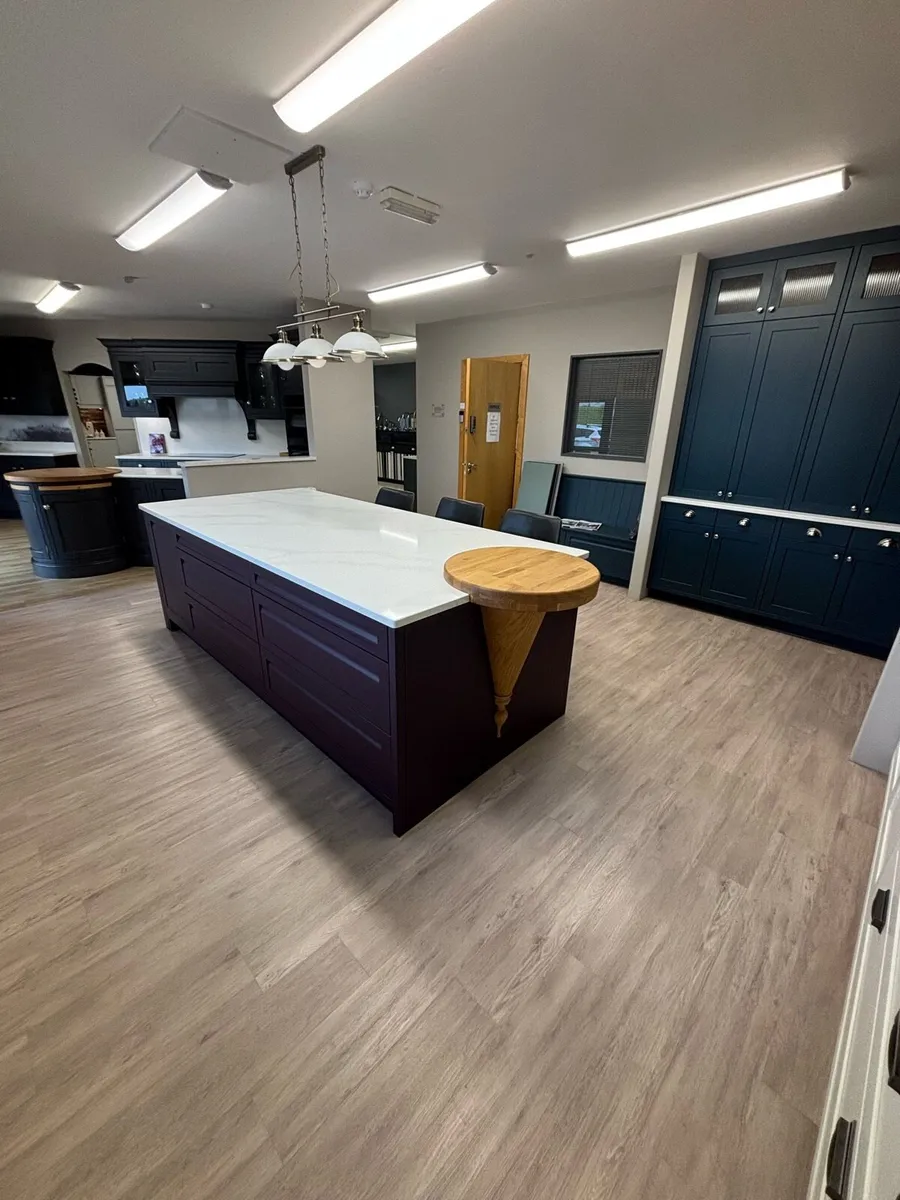 Ex display island unit and coffee /tea station - Image 4