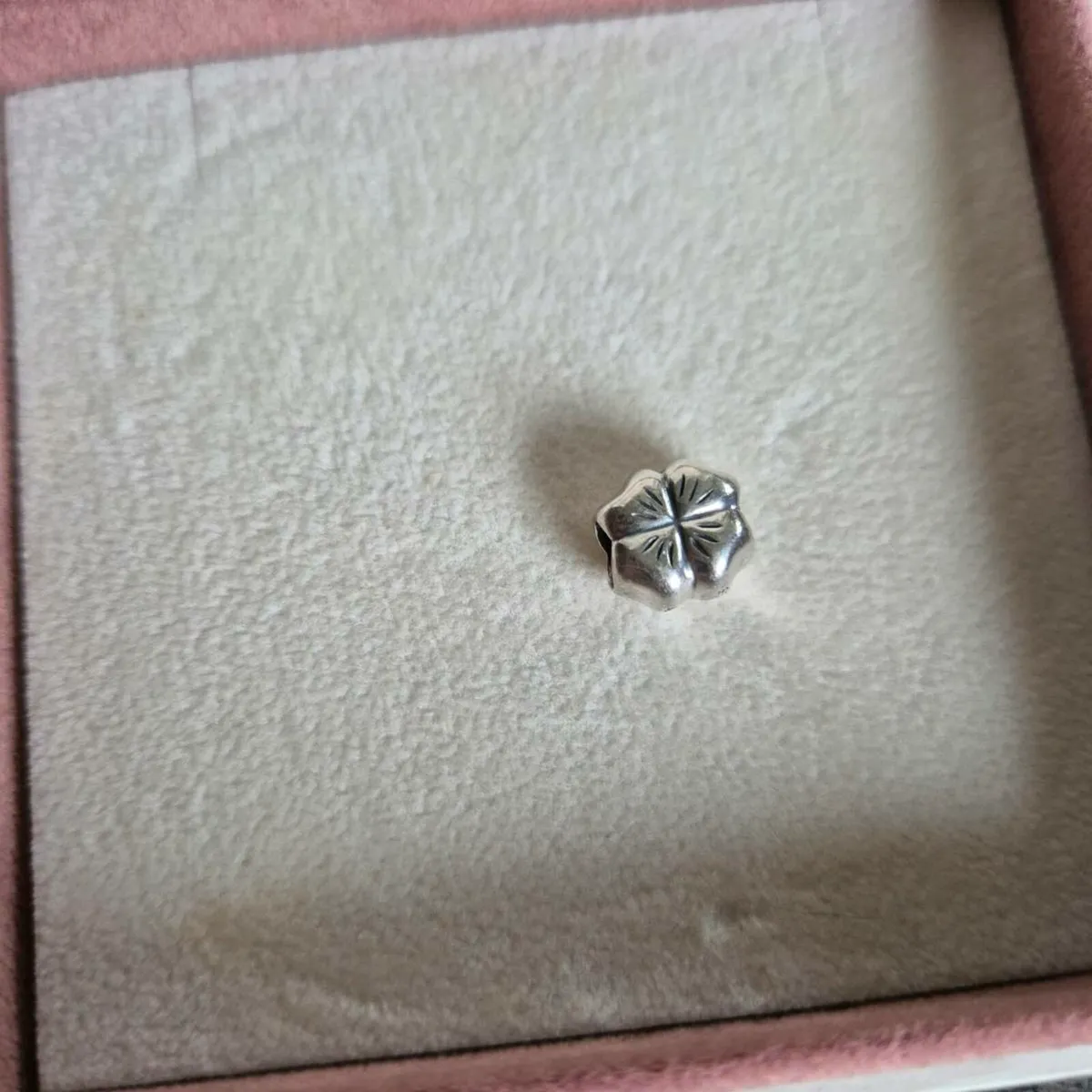 Pandora four leaf clover bead charm - Image 1