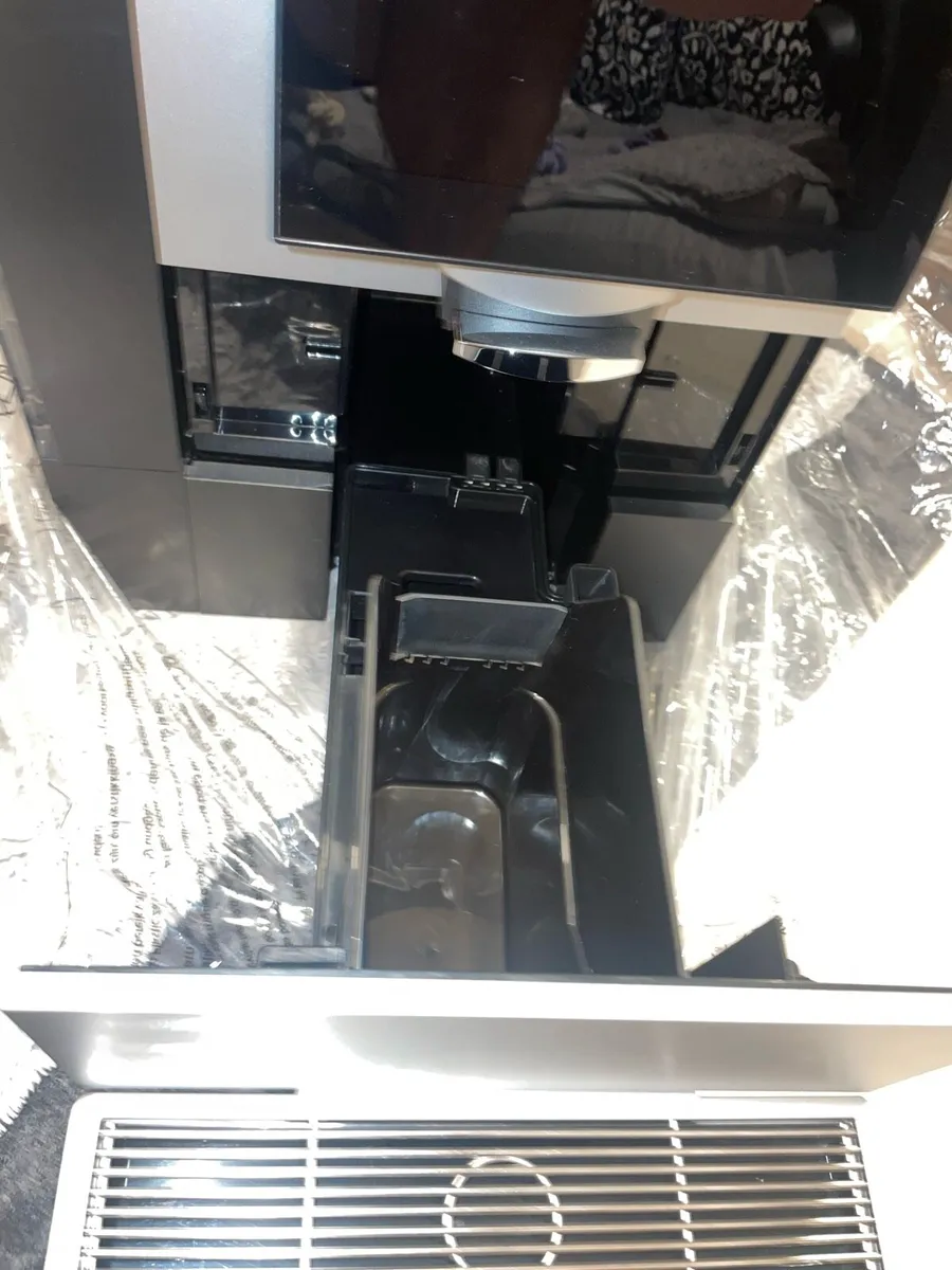 Coffee machine MaxiBev BTC-80 & milk fridge - Image 3