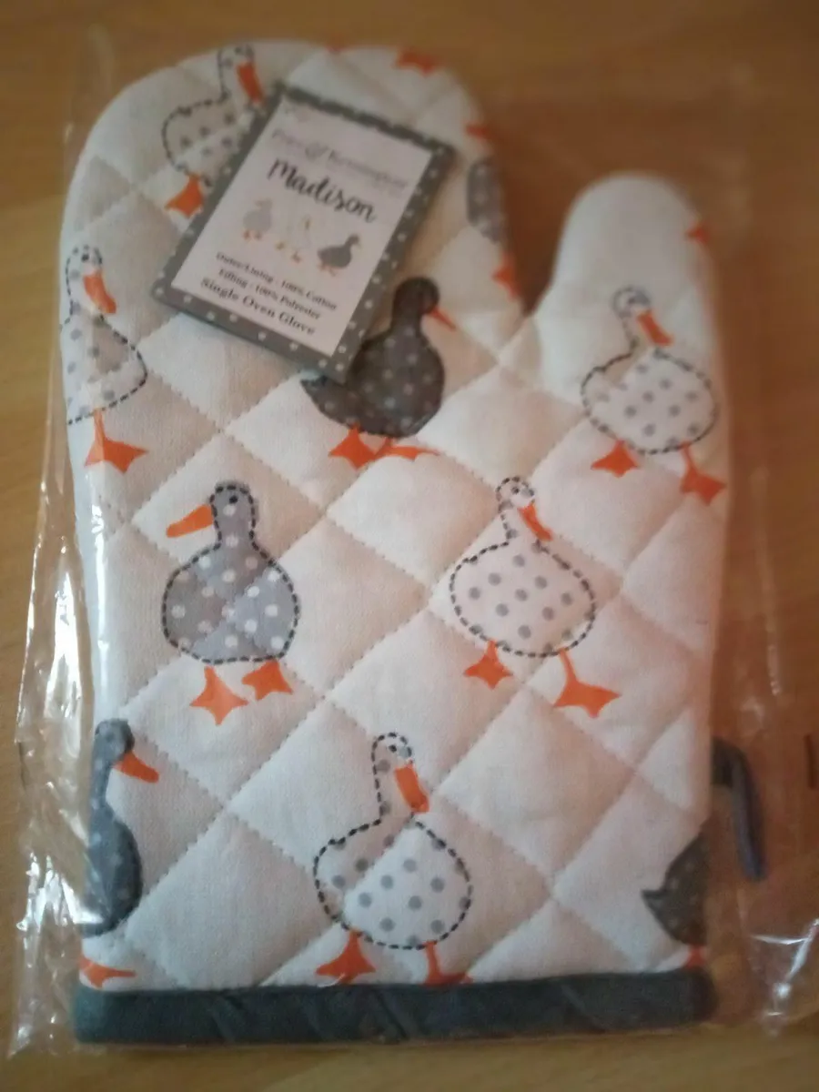 4 Placemats & 1 Oven Glove - Image 4