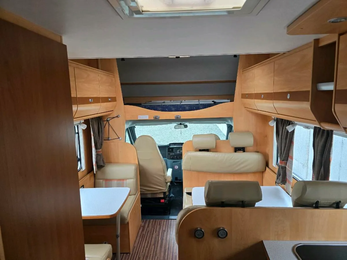 FORD TRANSIT CAMPER 6 BERTH [RIGHT HAND DRIVE] - Image 4