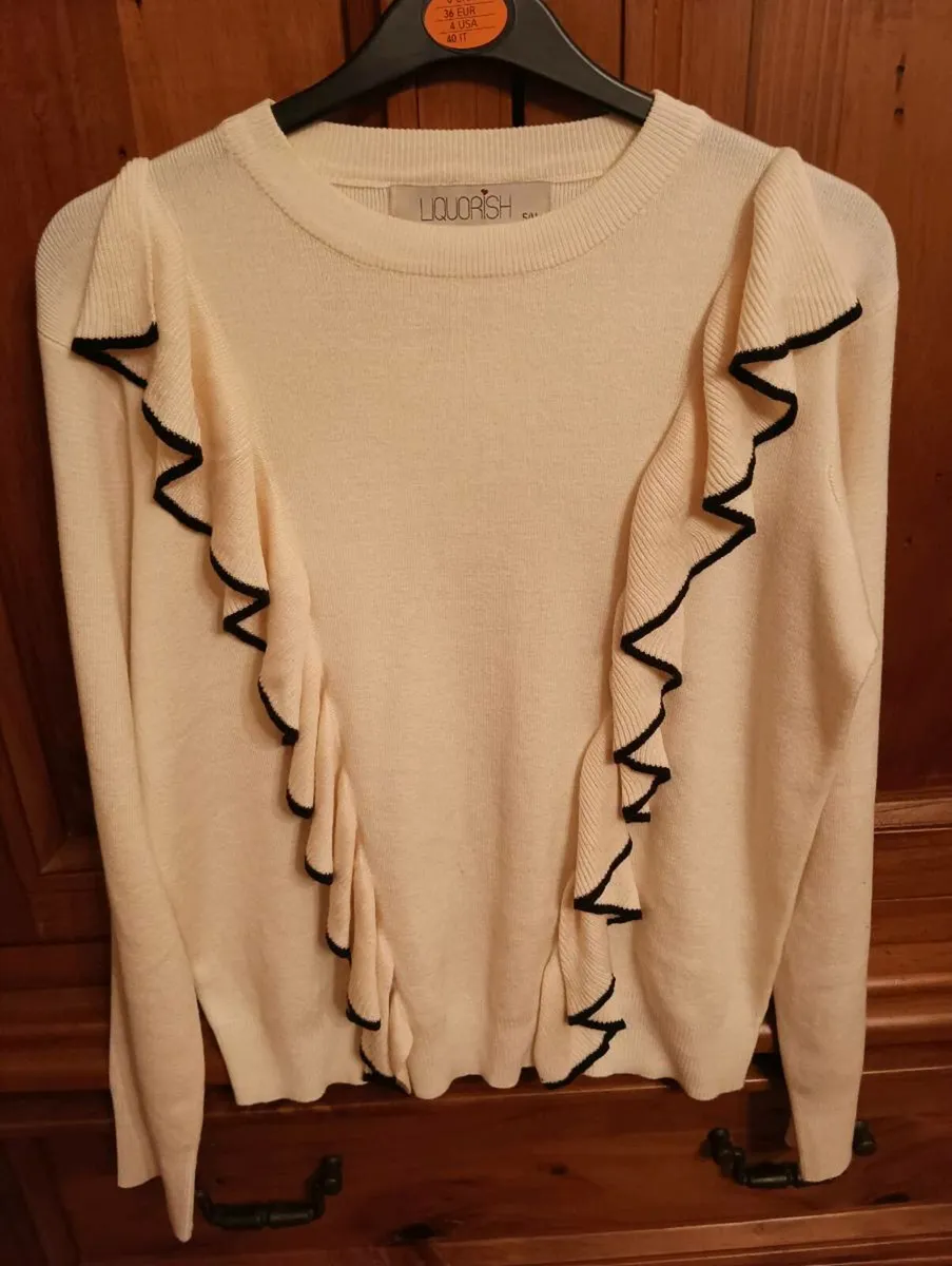 Ladies beautiful hardly worn jumper s/m - Image 1