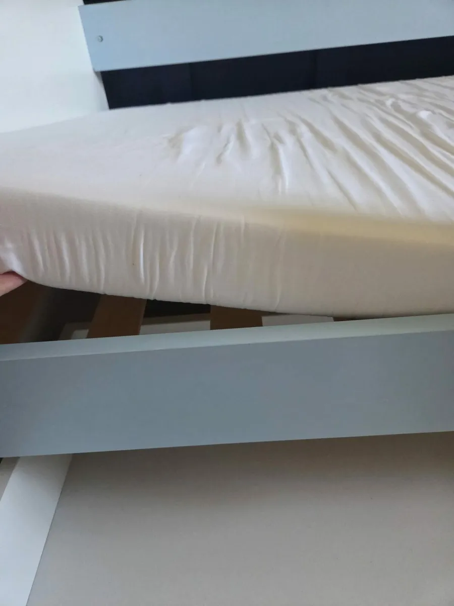 Toddlers bed and mattress - Image 3