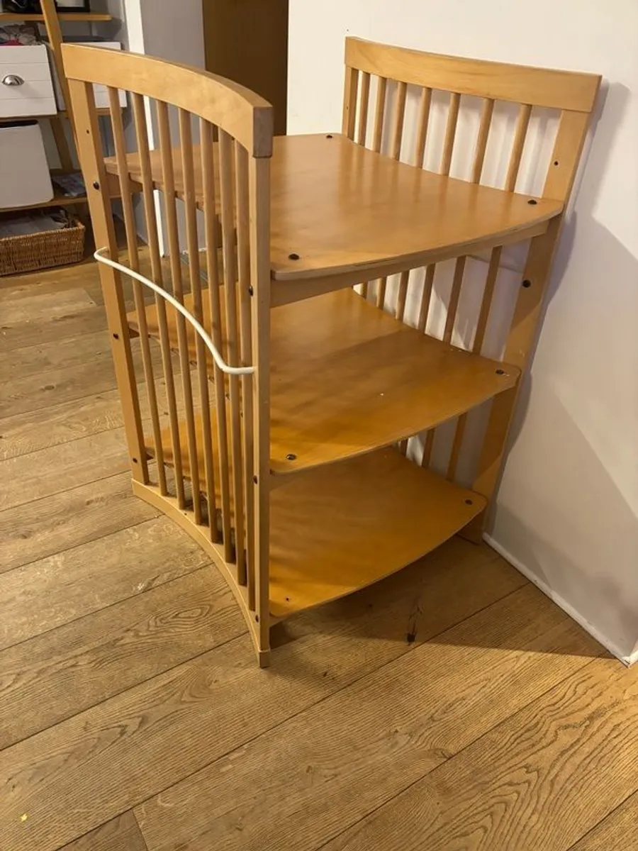 Stokke changing table - Image 1