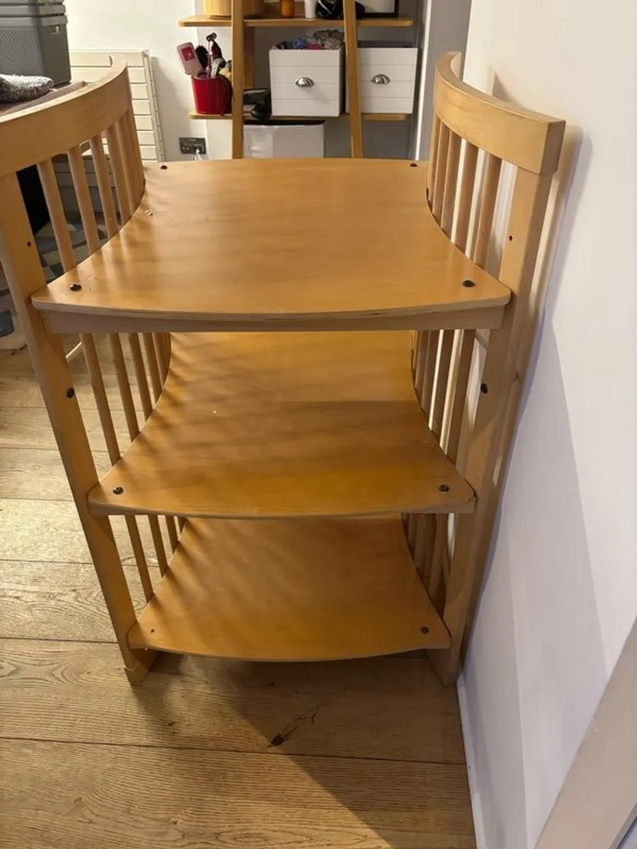 Stokke changing table - Image 2