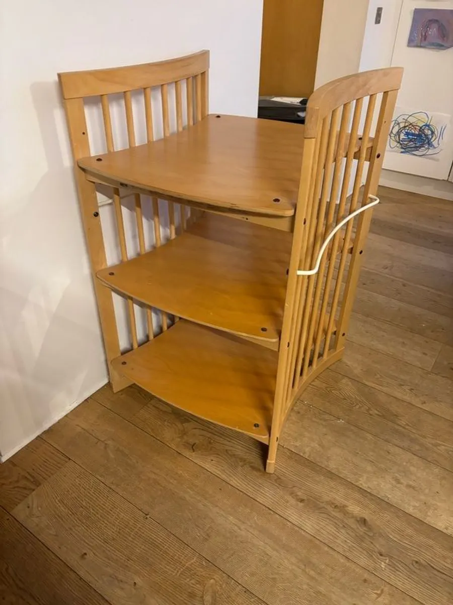 Stokke changing table - Image 4