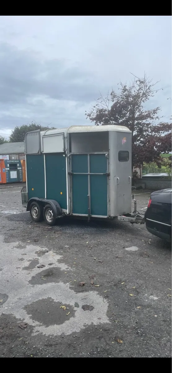Clean 505 Horsebox - Image 1