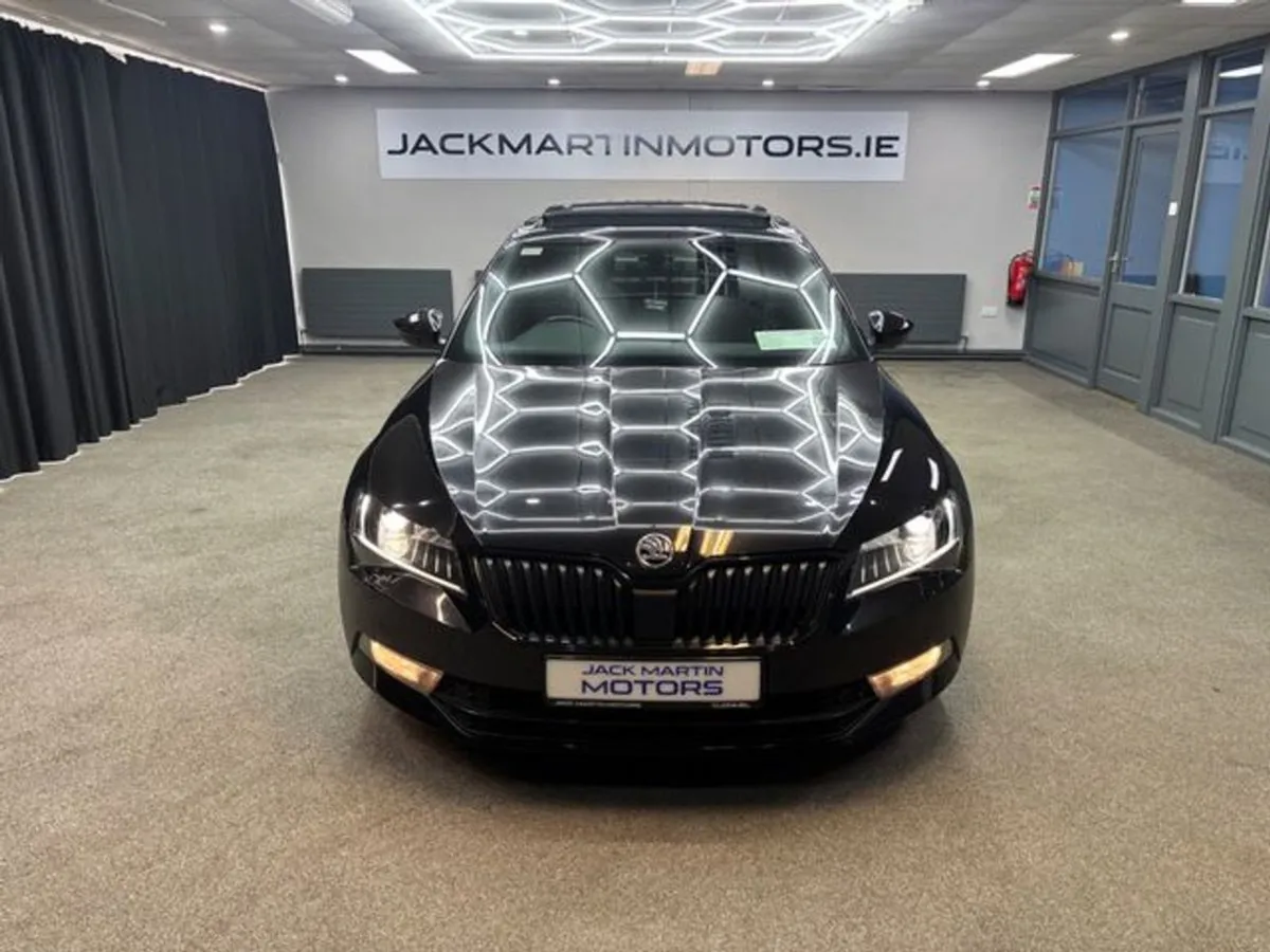 Skoda Superb Sportline Sunroof 2.0tdi 150HP DSG 4 - Image 2