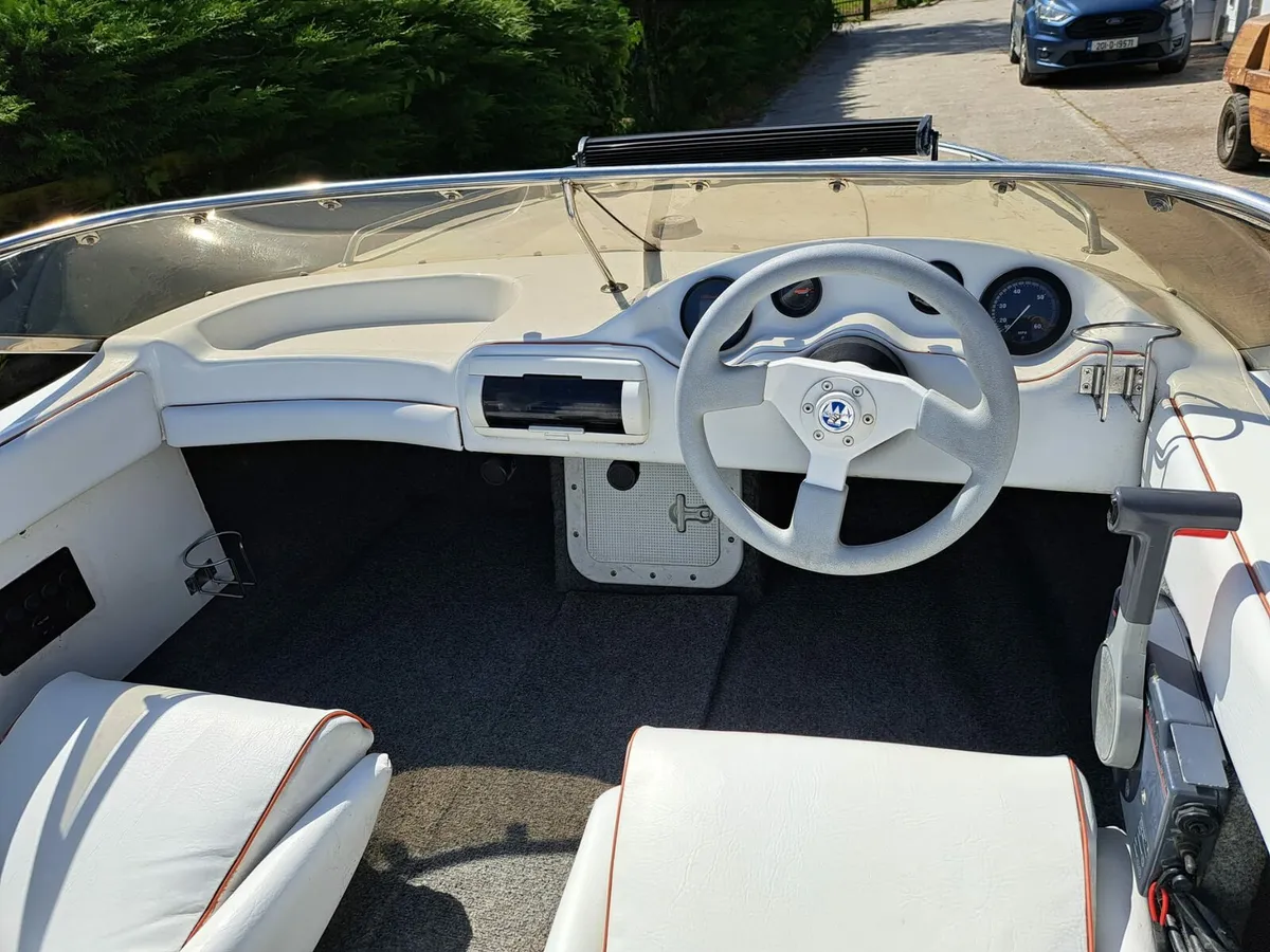 Speed boat - Image 1