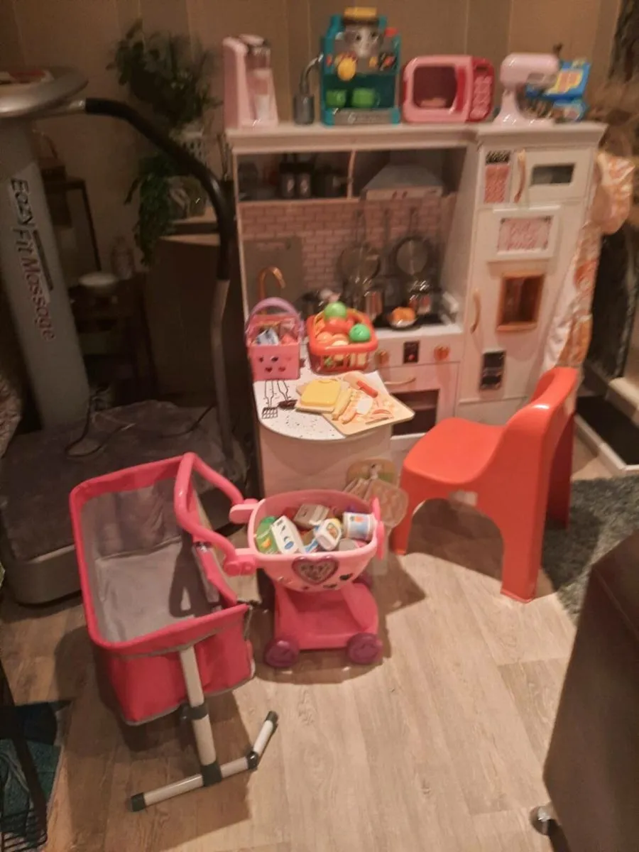 Toy kitchaen - Image 1