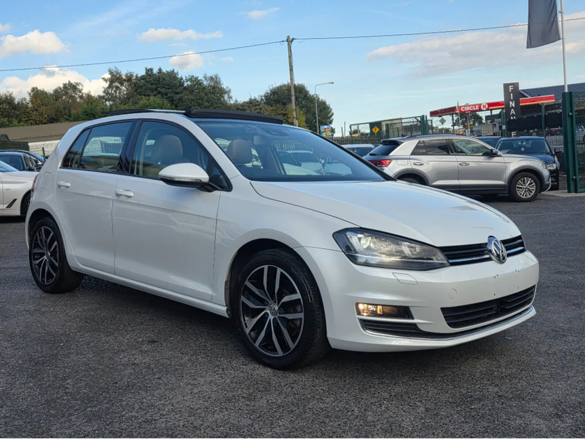 Volkswagen Golf 1.4 TSI PANORAMIC SUNRROOF FULL LE - Image 2