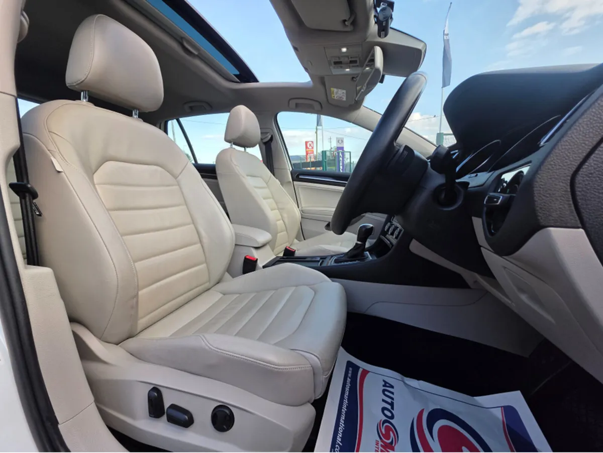Volkswagen Golf 1.4 TSI PANORAMIC SUNRROOF FULL LE - Image 3