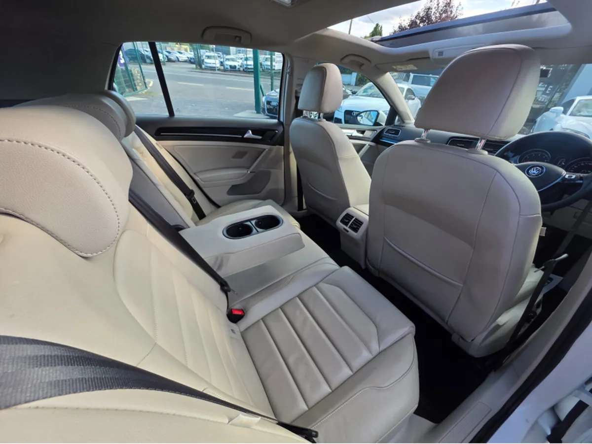 Volkswagen Golf 1.4 TSI PANORAMIC SUNRROOF FULL LE - Image 4