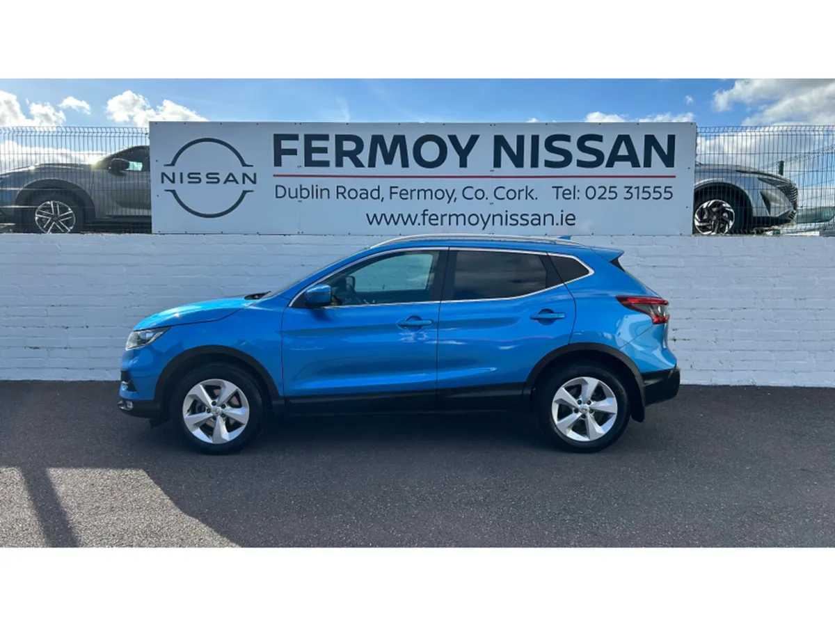 Nissan Qashqai VERY LOW MILEAGE DIESEL 1.5 DSL SV - Image 2