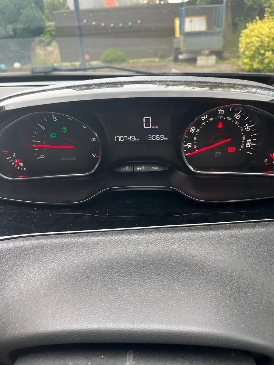 Peugeot 208 2013 - Image 4