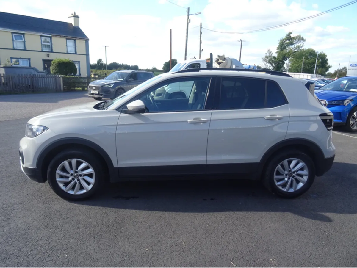 Volkswagen T-Cross LIFE 1.0 TSI MANUAL 5SPEED 95BH - Image 4