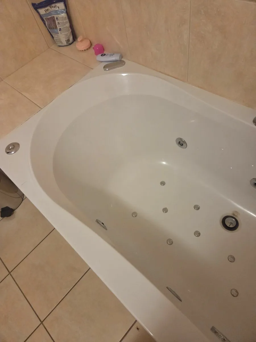 Bath for sale - Image 1