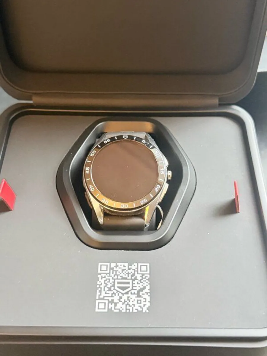 TAG Heuer E4 Connected (2022 model) - Image 1