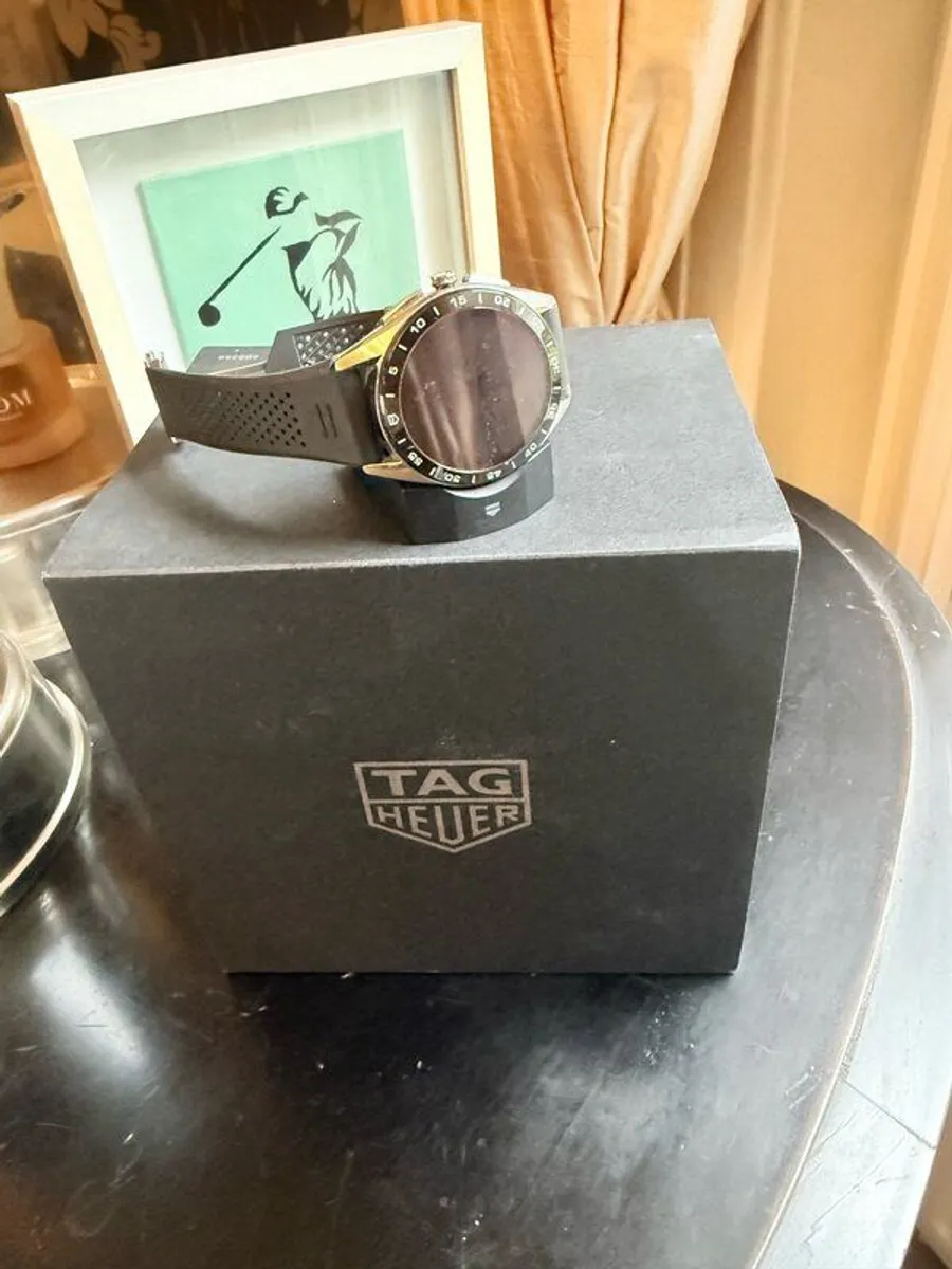 TAG Heuer E4 Connected (2022 model) - Image 2