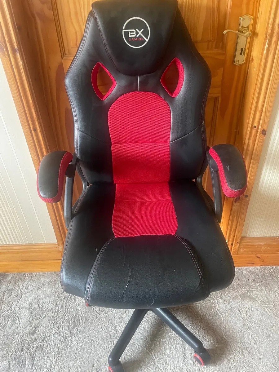 Gaming chair - Image 1