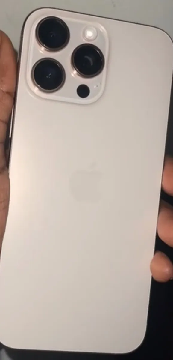 iPhone 16 pro max - Image 3