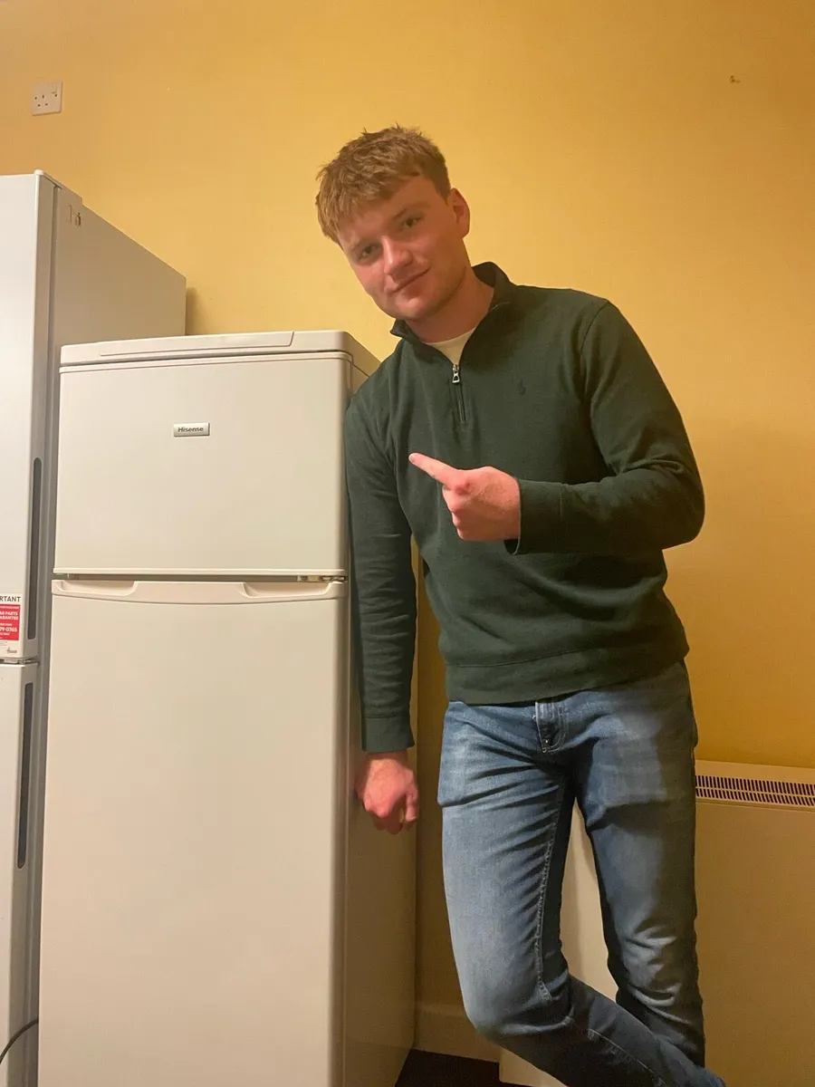 Fridge Freezer (frozen pizzas included)