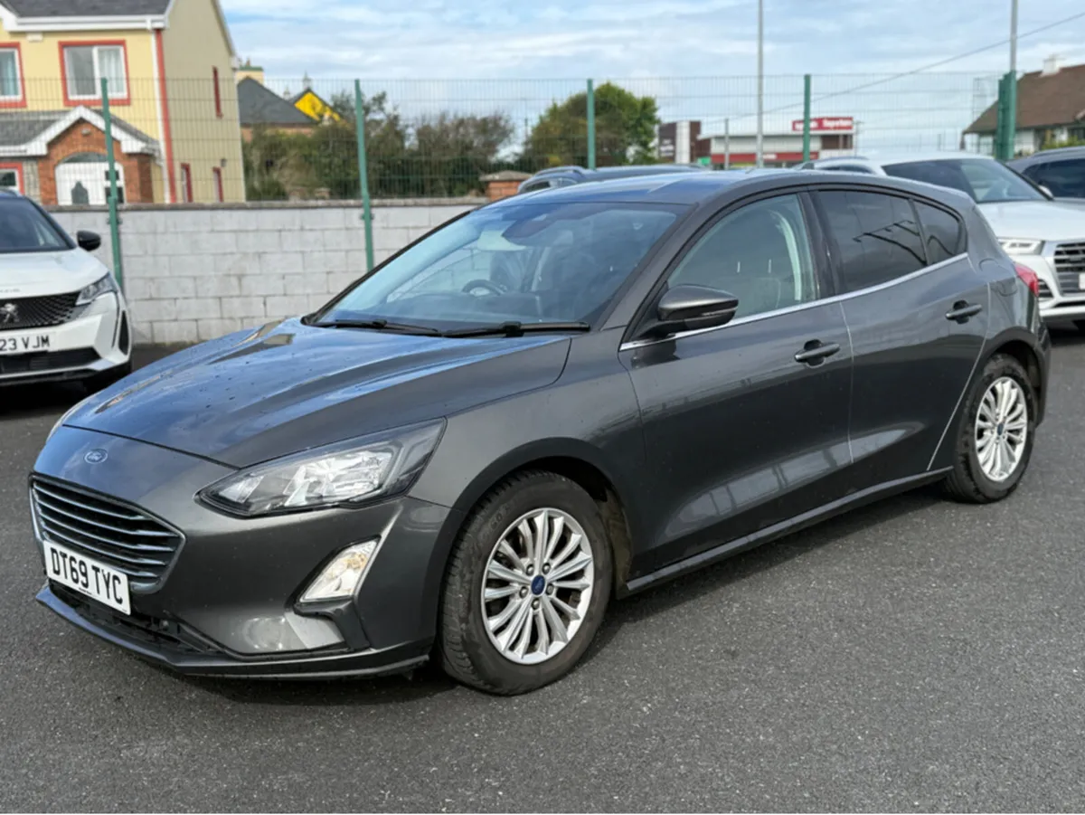 Ford Focus TITANIUM TDCI - Image 2