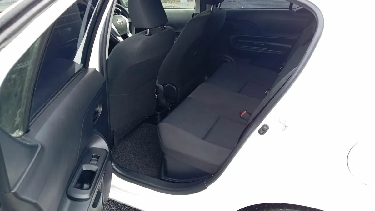Toyota Aqua 2017 Automatic - Image 2