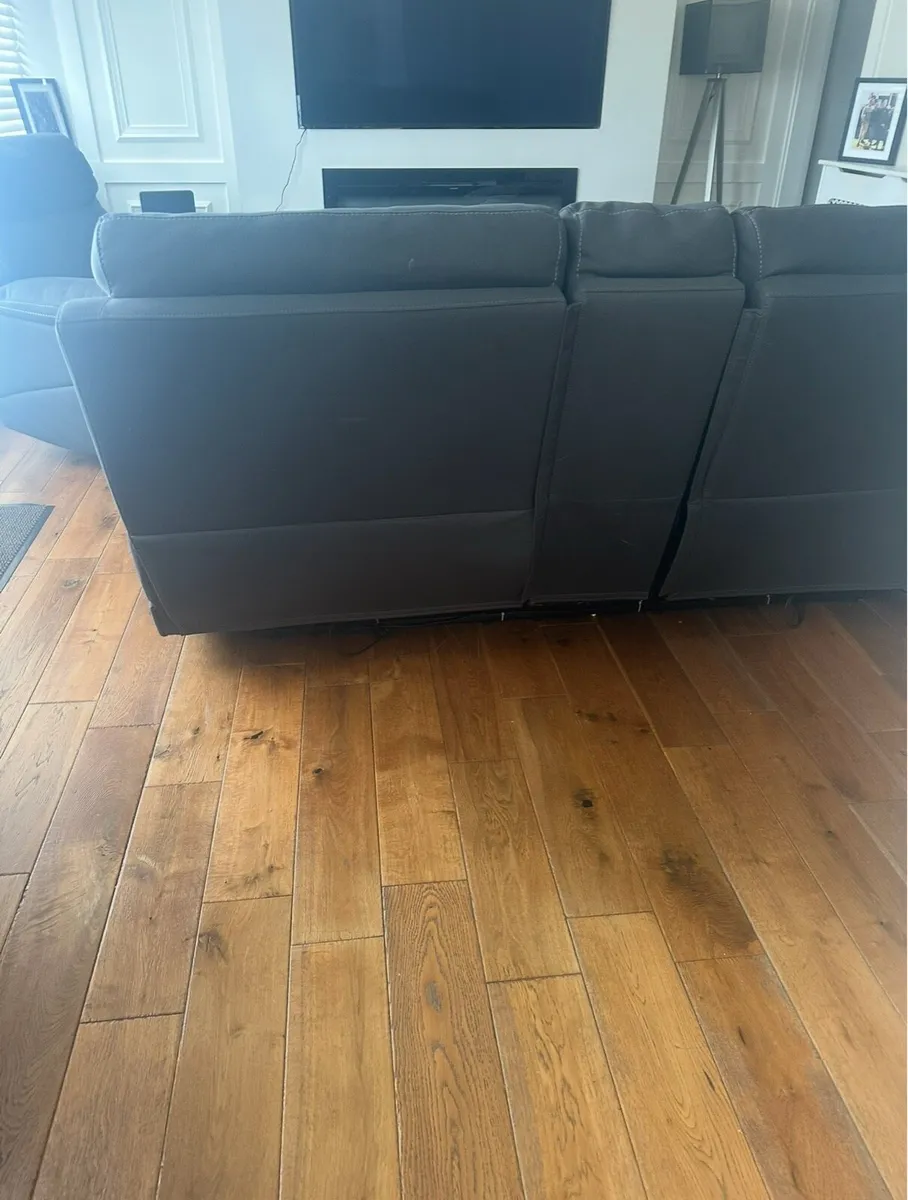 2 + 1 recliners - Image 4
