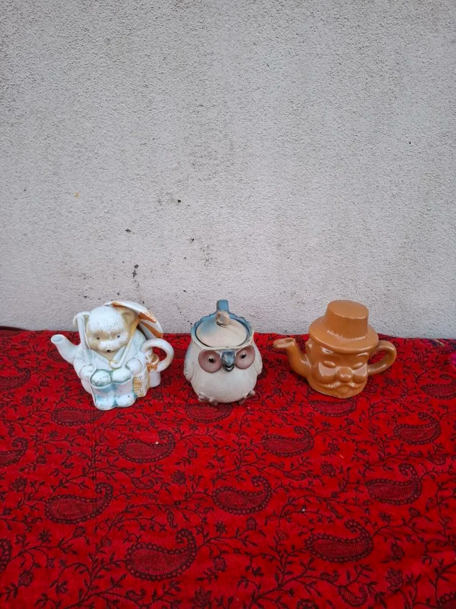 3 novelty tea pots postage possible