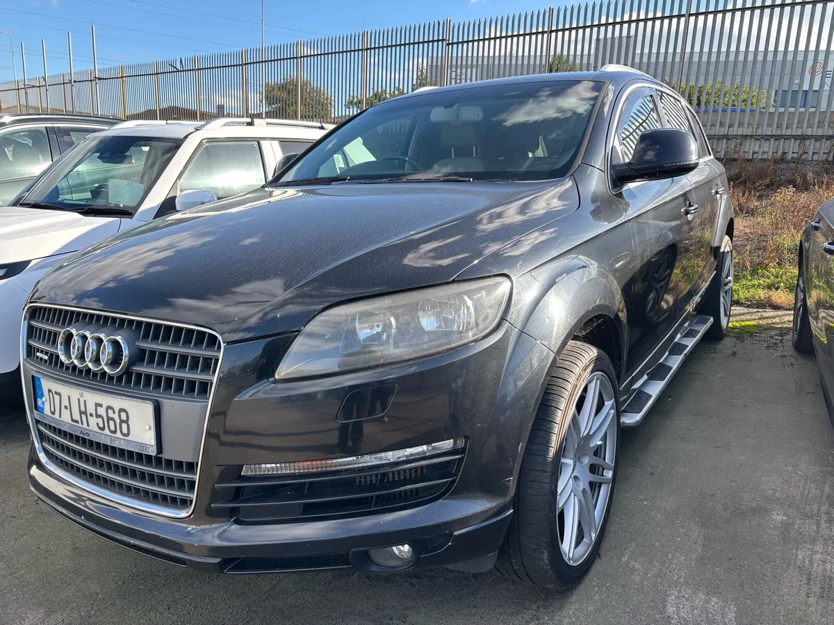 Audi Q7 - Image 1