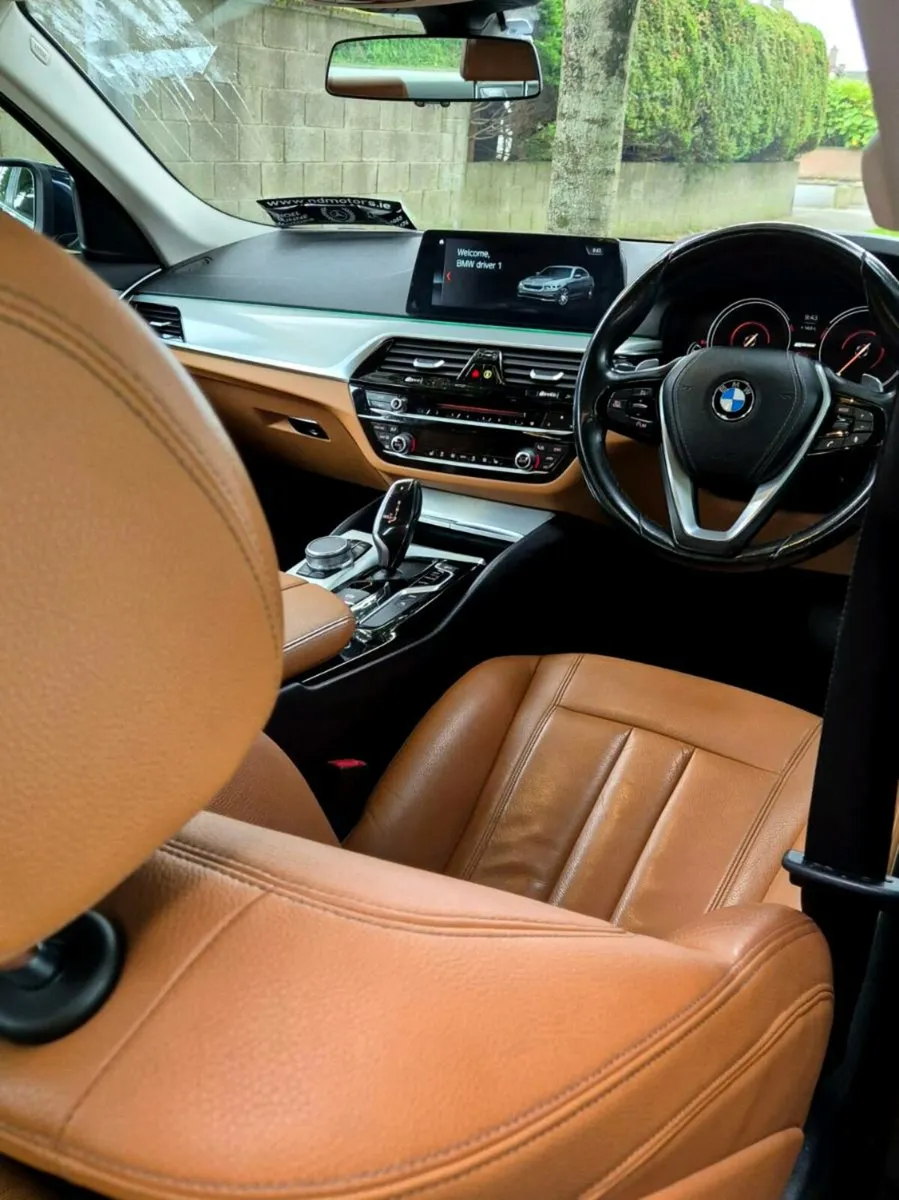 2018 BMW 5 Series G30 - Image 2