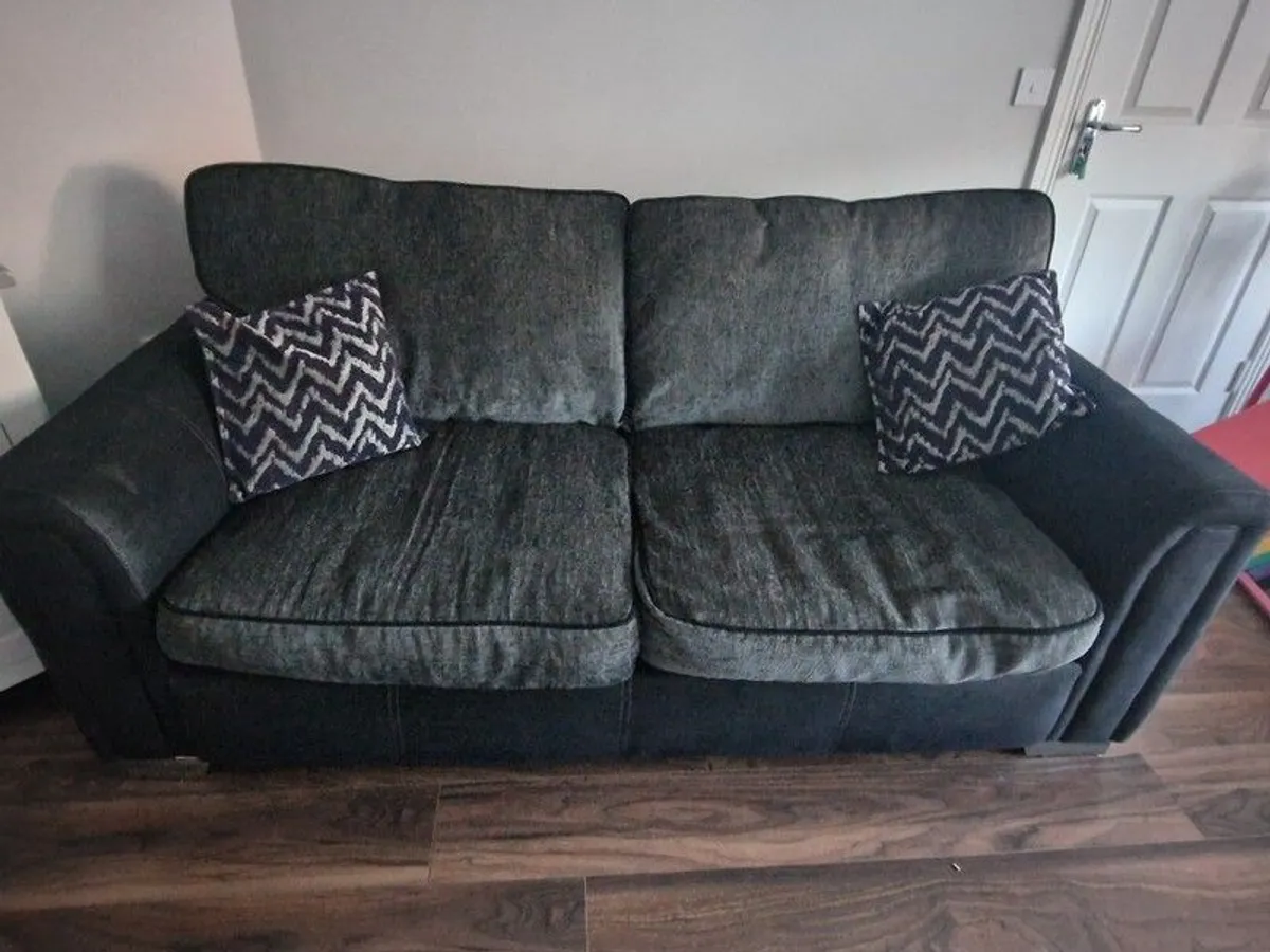 sofa - Image 1