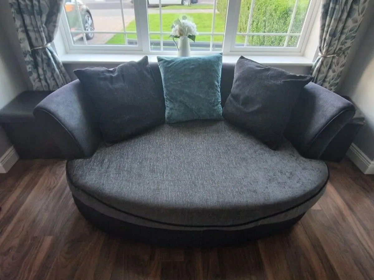 sofa - Image 2