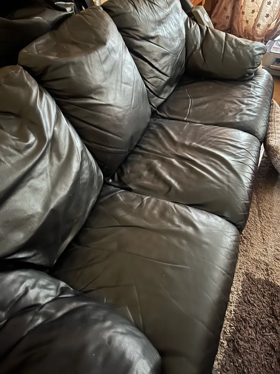3 seater couch - Image 2