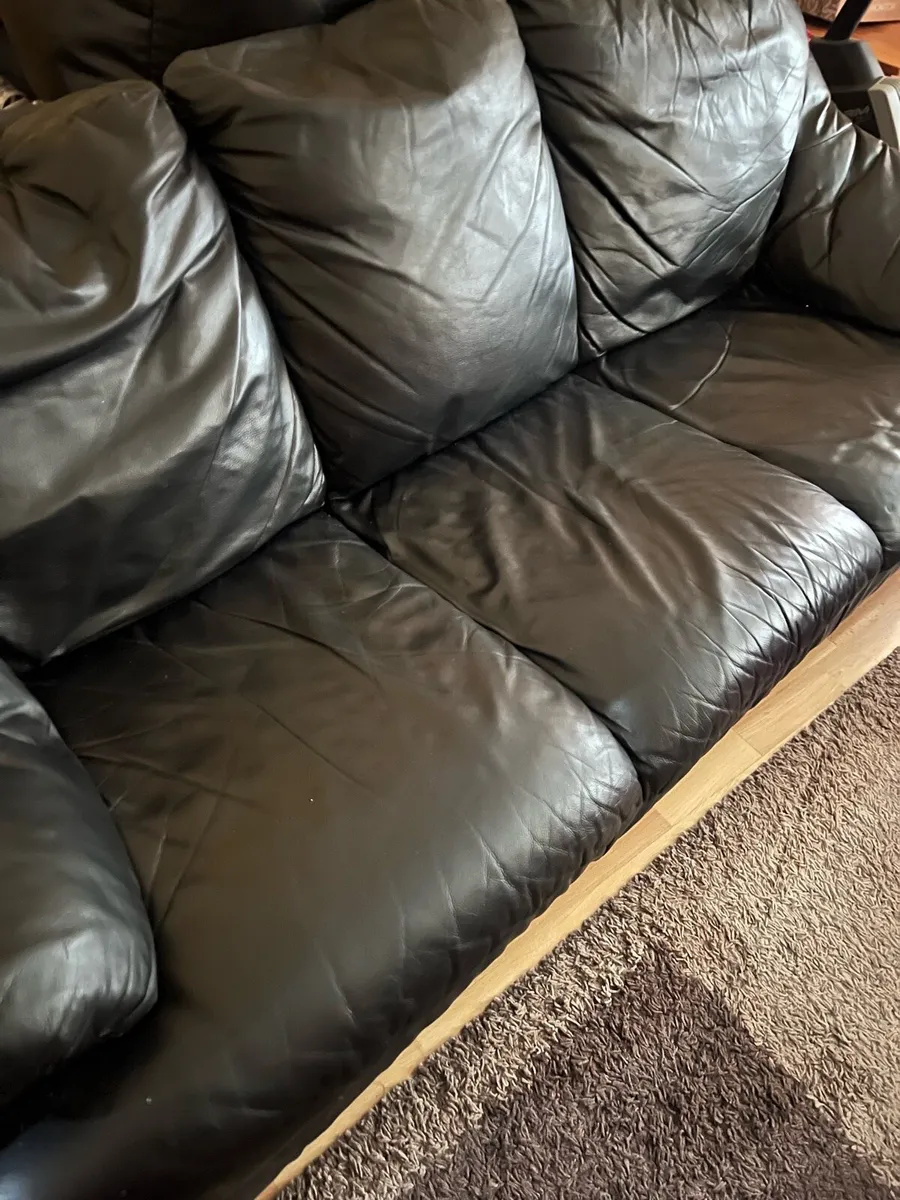 3 seater couch - Image 3