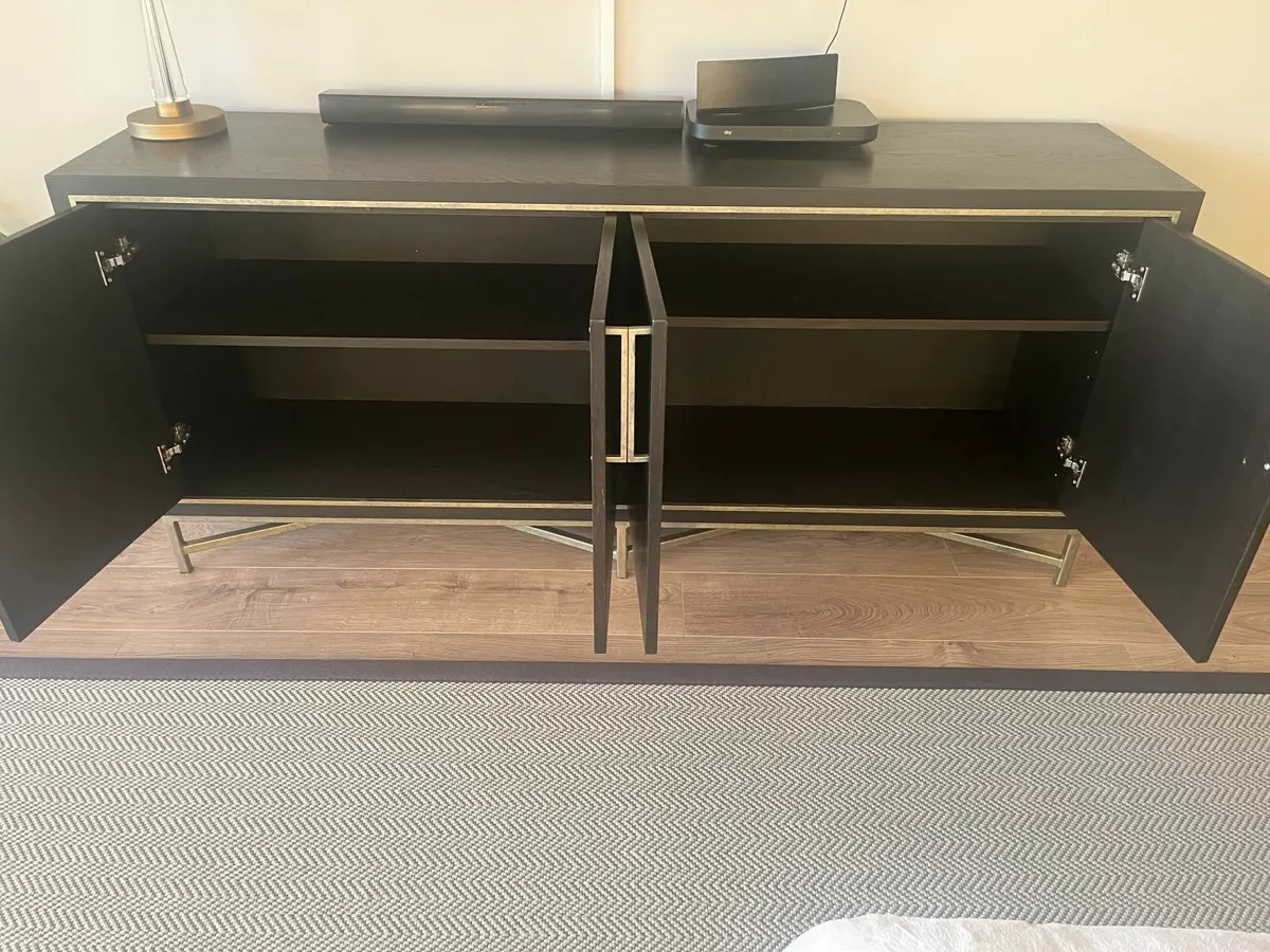 Furniture Ventura Side Board Excellent condition - Image 2