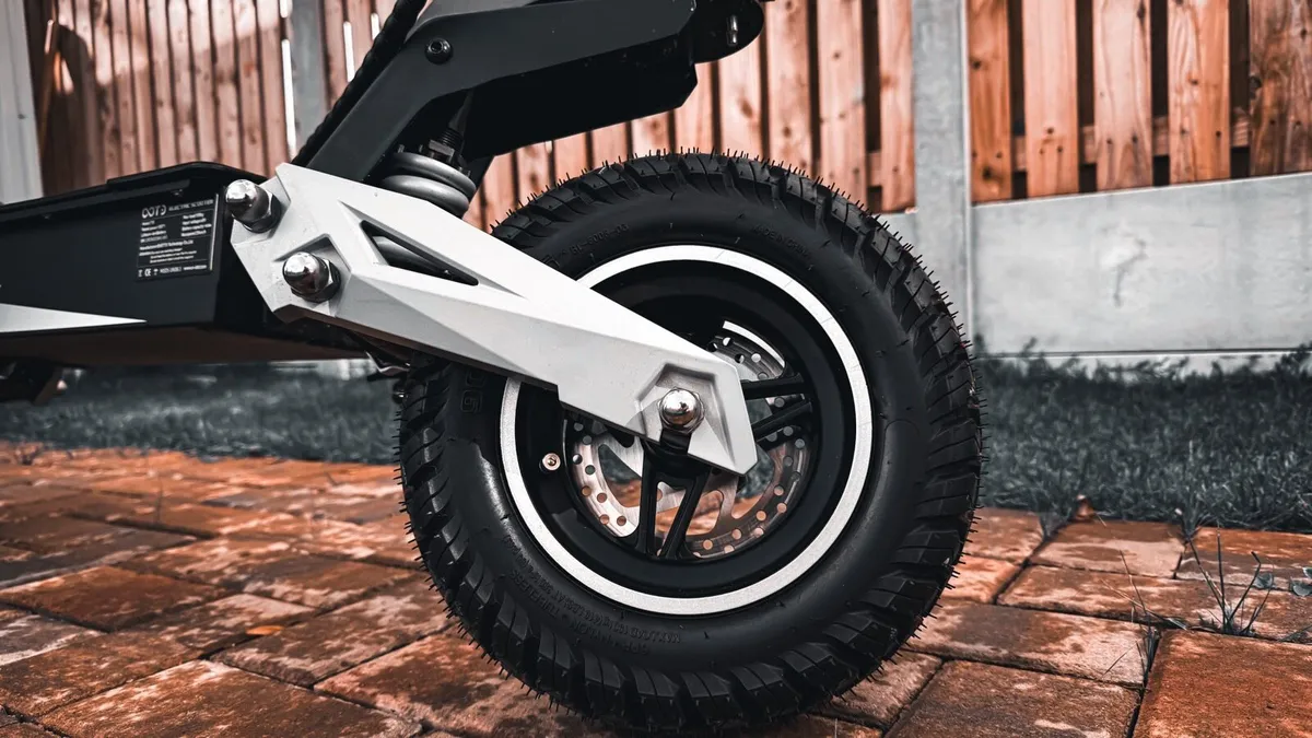 00TD T10 50km/h e-scooter (USED ONCE FOR REVIEW) - Image 4