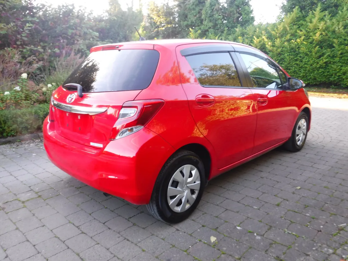 TOYOTA YARIS VITZ 1.0 AUTO VERY LOW MILEAGE - Image 3